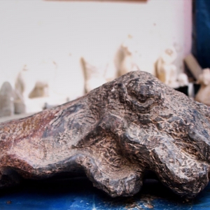 Skulptur einer Sepie aus Migmatit